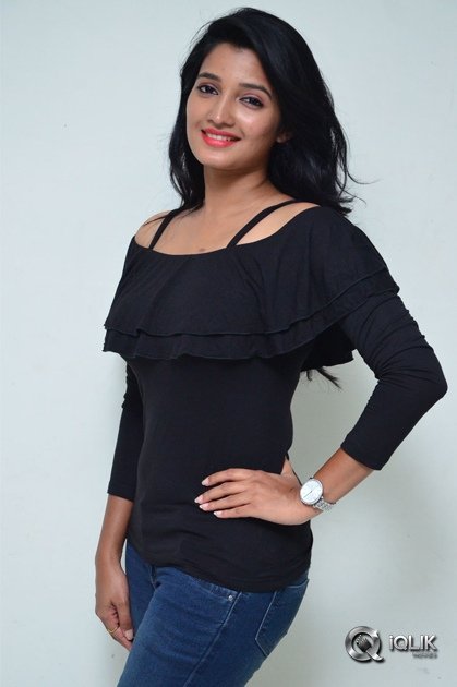 Deepthi-Shetty-At-Sri-Ramudinta-Sri-Krishnudanta-Movie-Teaser-Launch